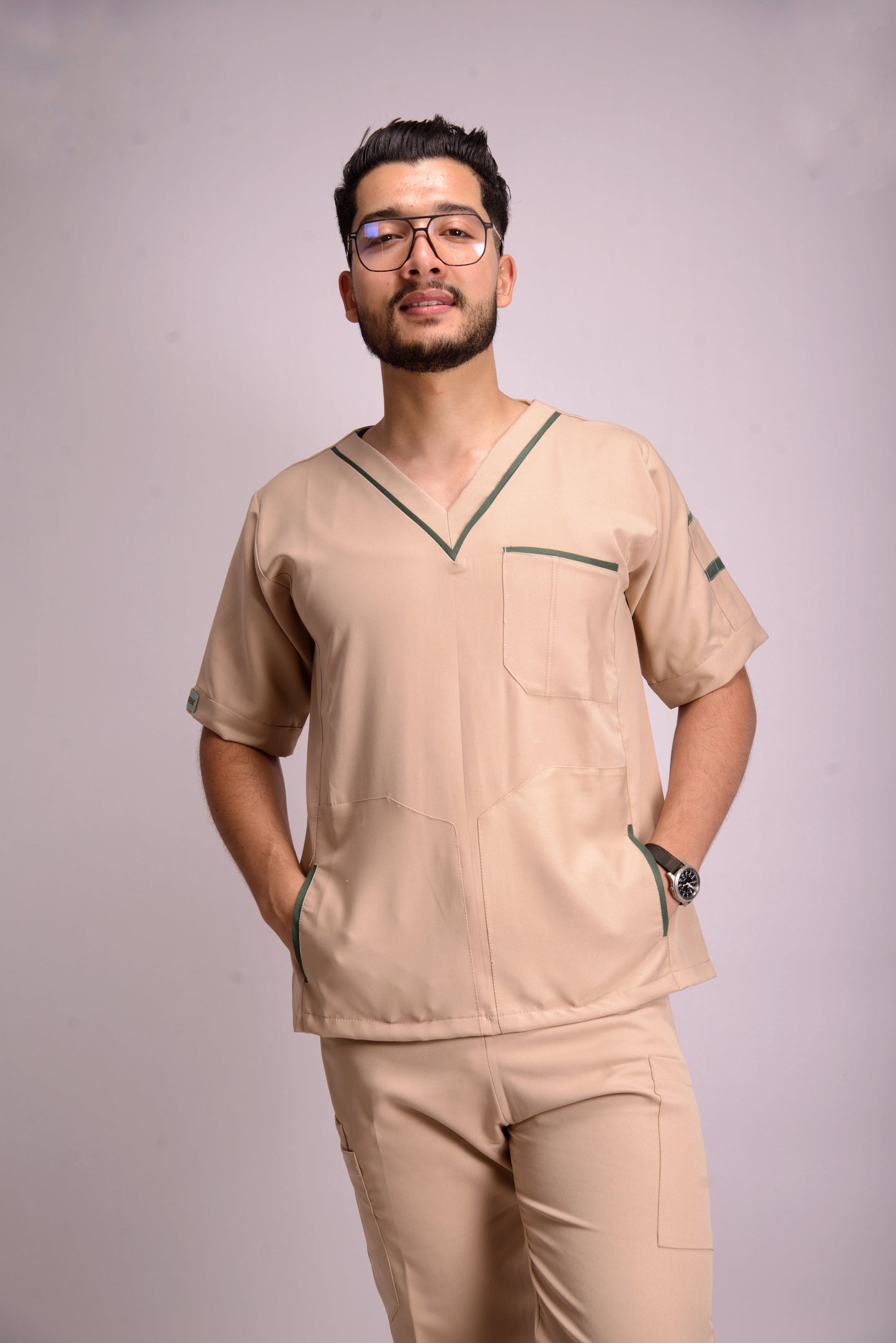 𝐆𝐋𝐎𝐖 𝐁𝐄𝐈𝐆𝐄 𝐕-𝐍𝐞𝐜𝐤 𝐬𝐜𝐫𝐮𝐛