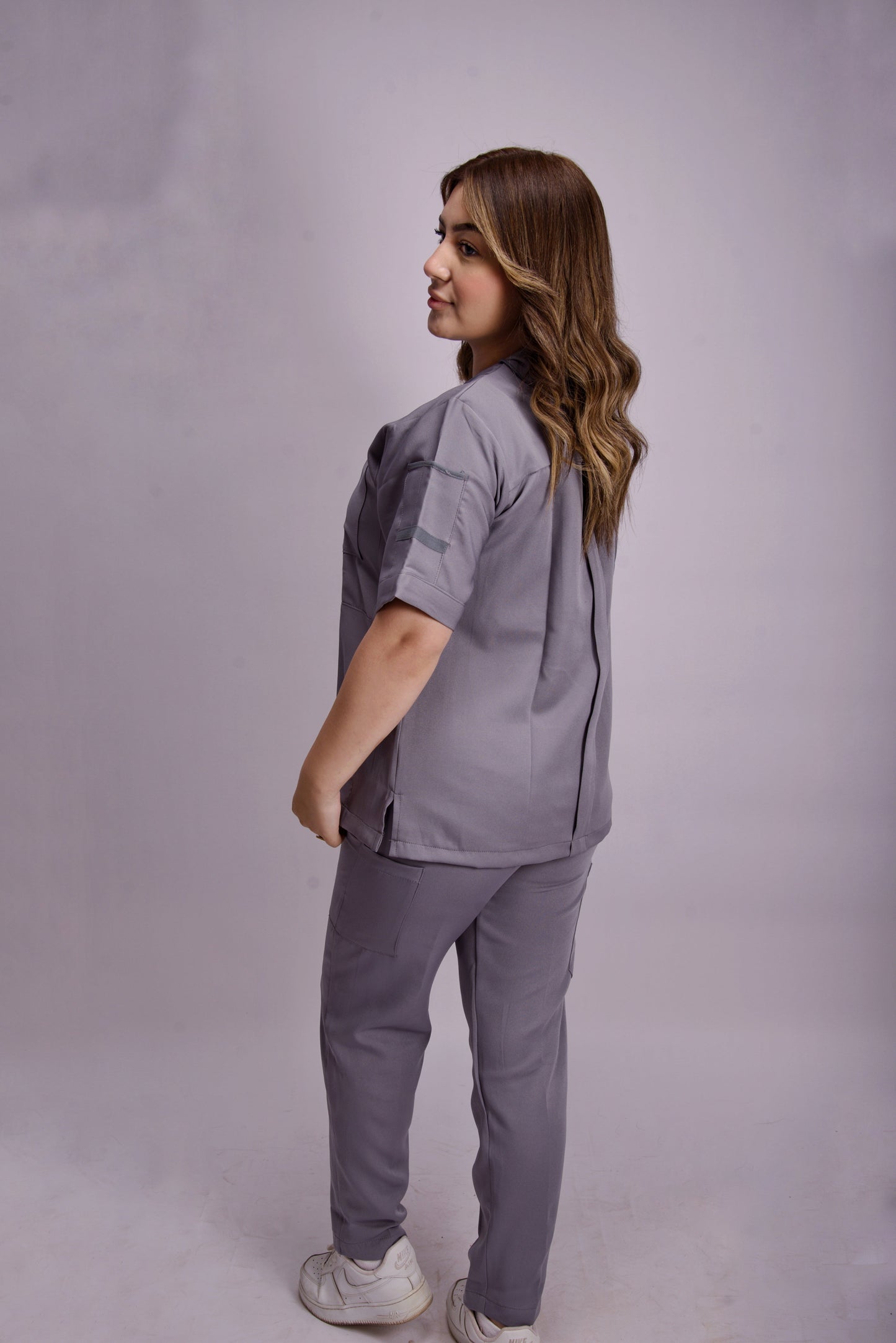 𝐂𝐋𝐎𝐔𝐃 𝐆𝐑𝐀𝐘 𝐕-𝐍𝐞𝐜𝐤 𝐬𝐜𝐫𝐮𝐛