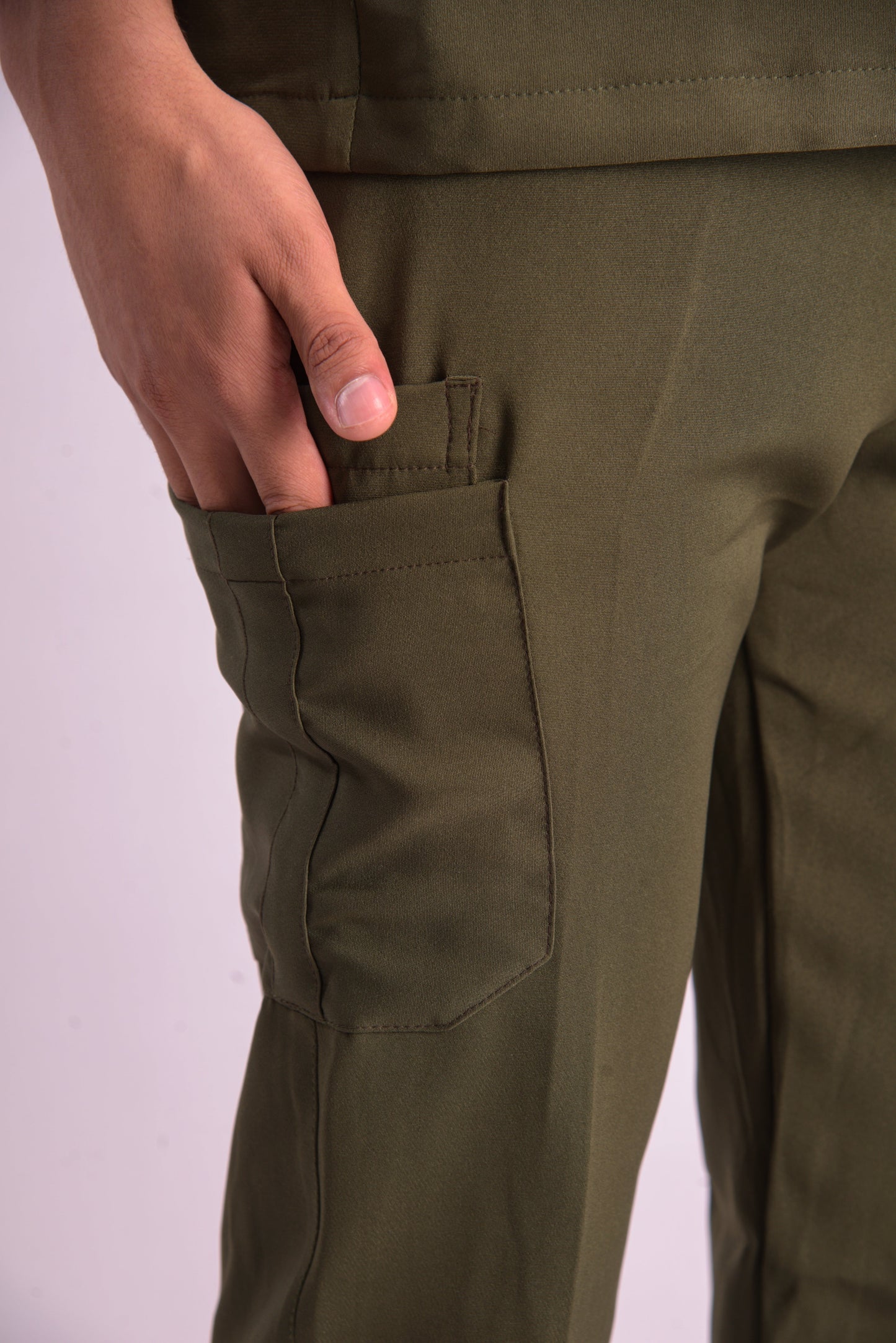 𝐎𝐋𝐈𝐕𝐄 𝐆𝐑𝐄𝐄𝐍  𝐕-𝐍𝐞𝐜𝐤 𝐬𝐜𝐫𝐮𝐛