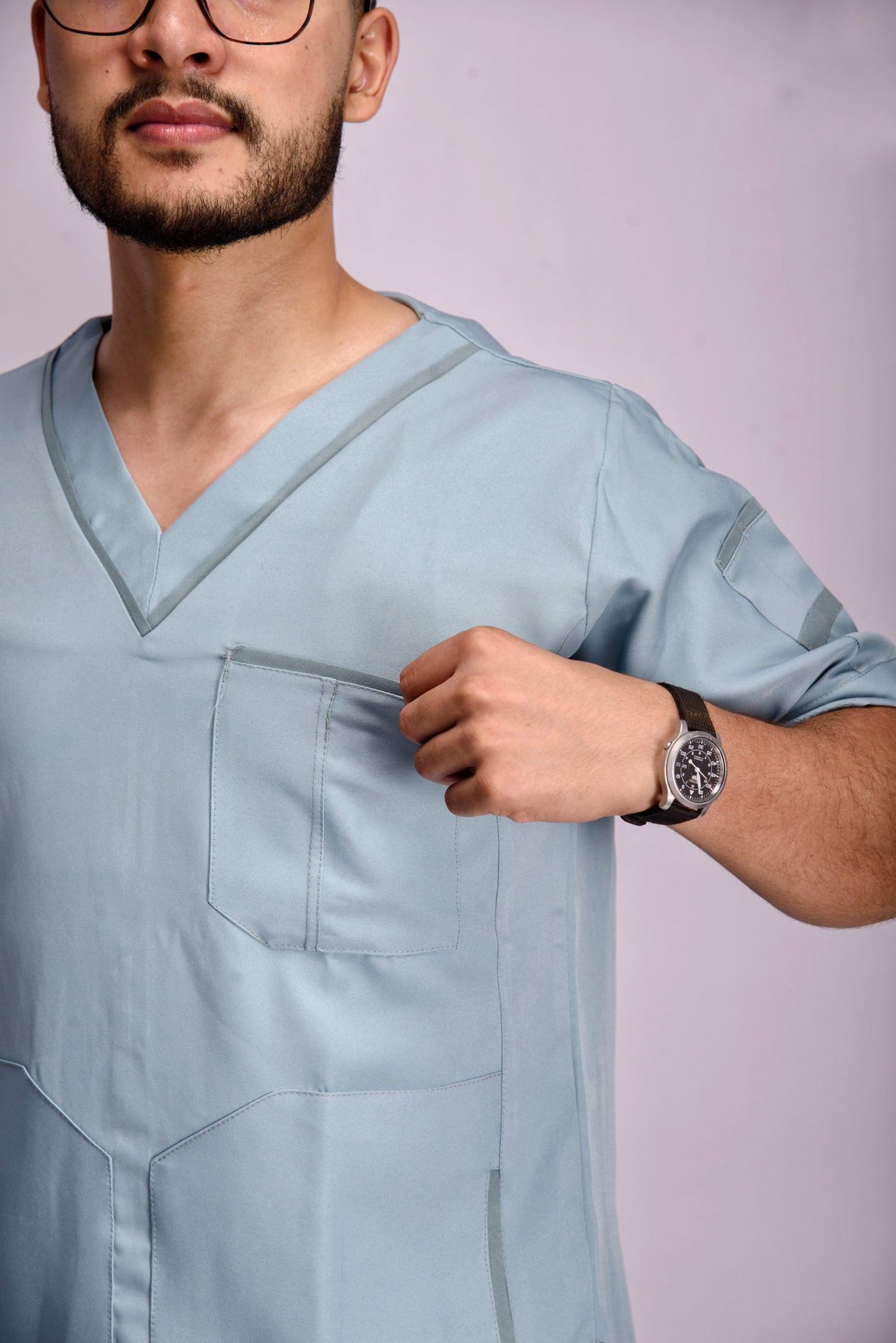 𝐁𝐑𝐄𝐄𝐙𝐄 𝐁𝐋𝐔𝐄 𝐕-𝐍𝐞𝐜𝐤 𝐬𝐜𝐫𝐮𝐛