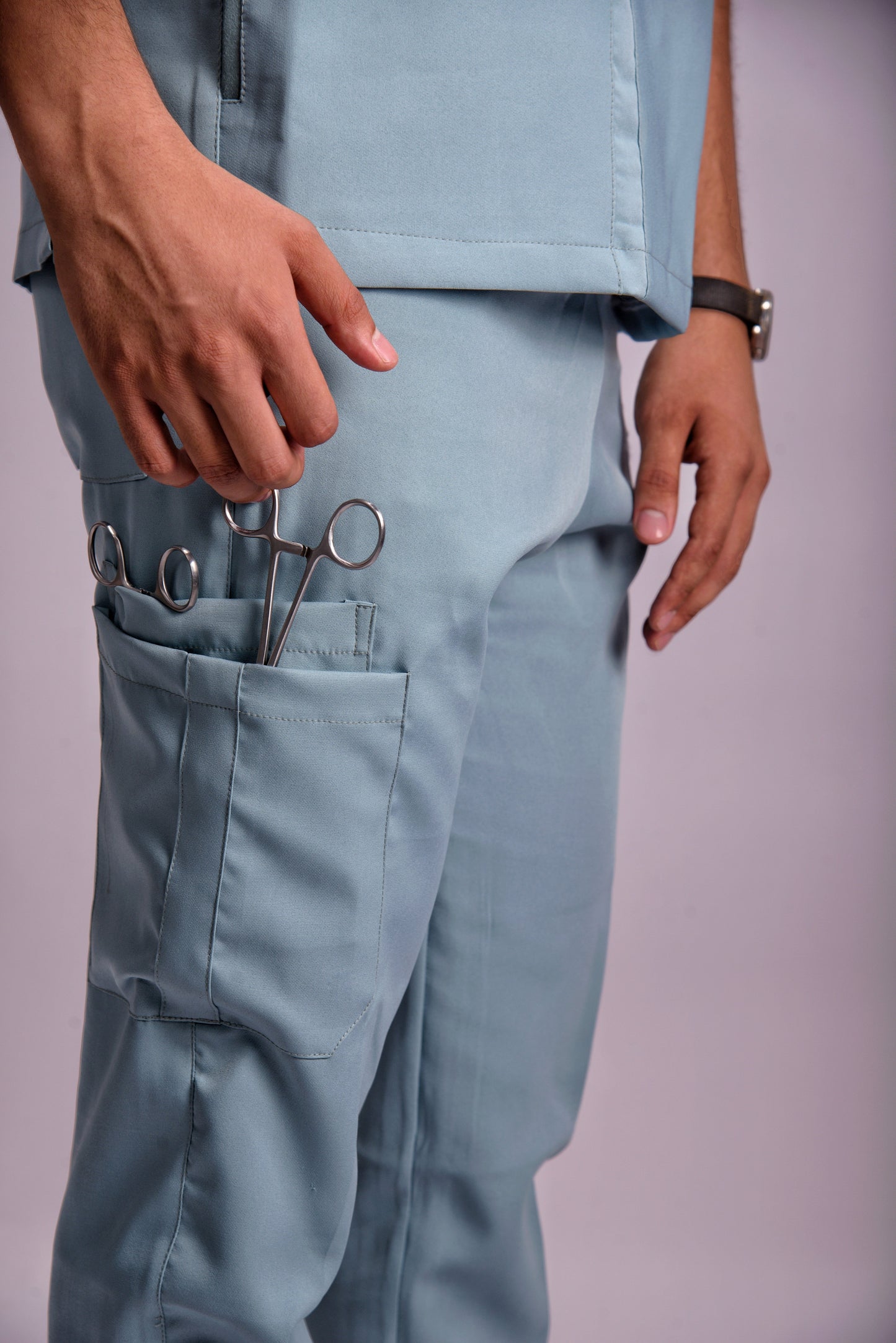 𝐁𝐑𝐄𝐄𝐙𝐄 𝐁𝐋𝐔𝐄 𝐕-𝐍𝐞𝐜𝐤 𝐬𝐜𝐫𝐮𝐛