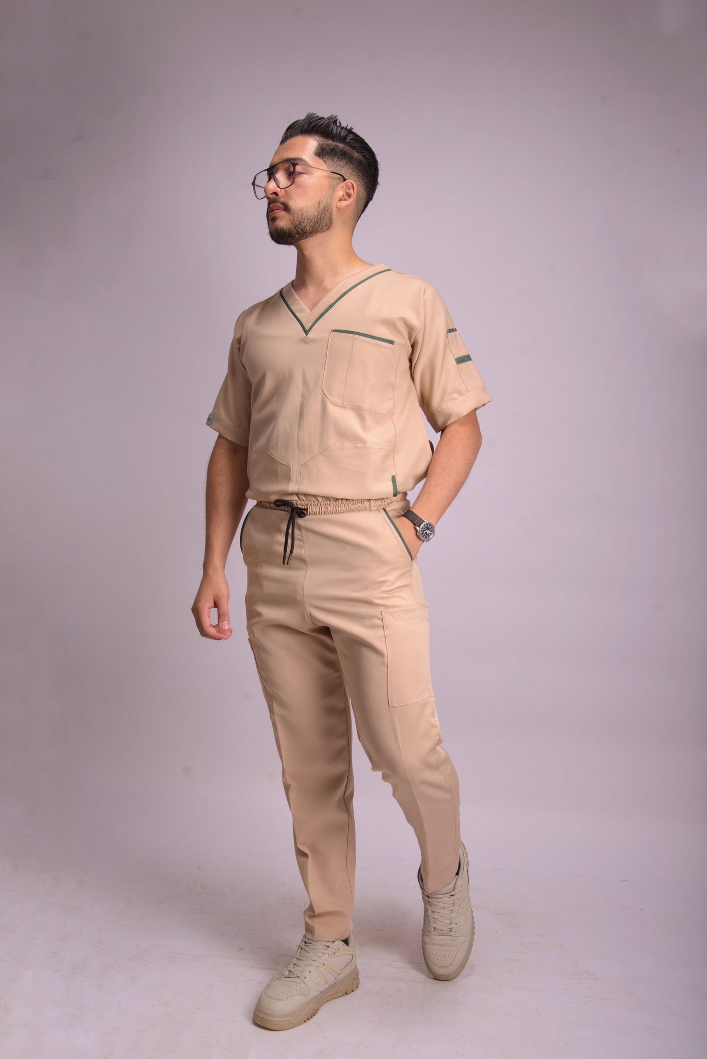 𝐆𝐋𝐎𝐖 𝐁𝐄𝐈𝐆𝐄 𝐕-𝐍𝐞𝐜𝐤 𝐬𝐜𝐫𝐮𝐛