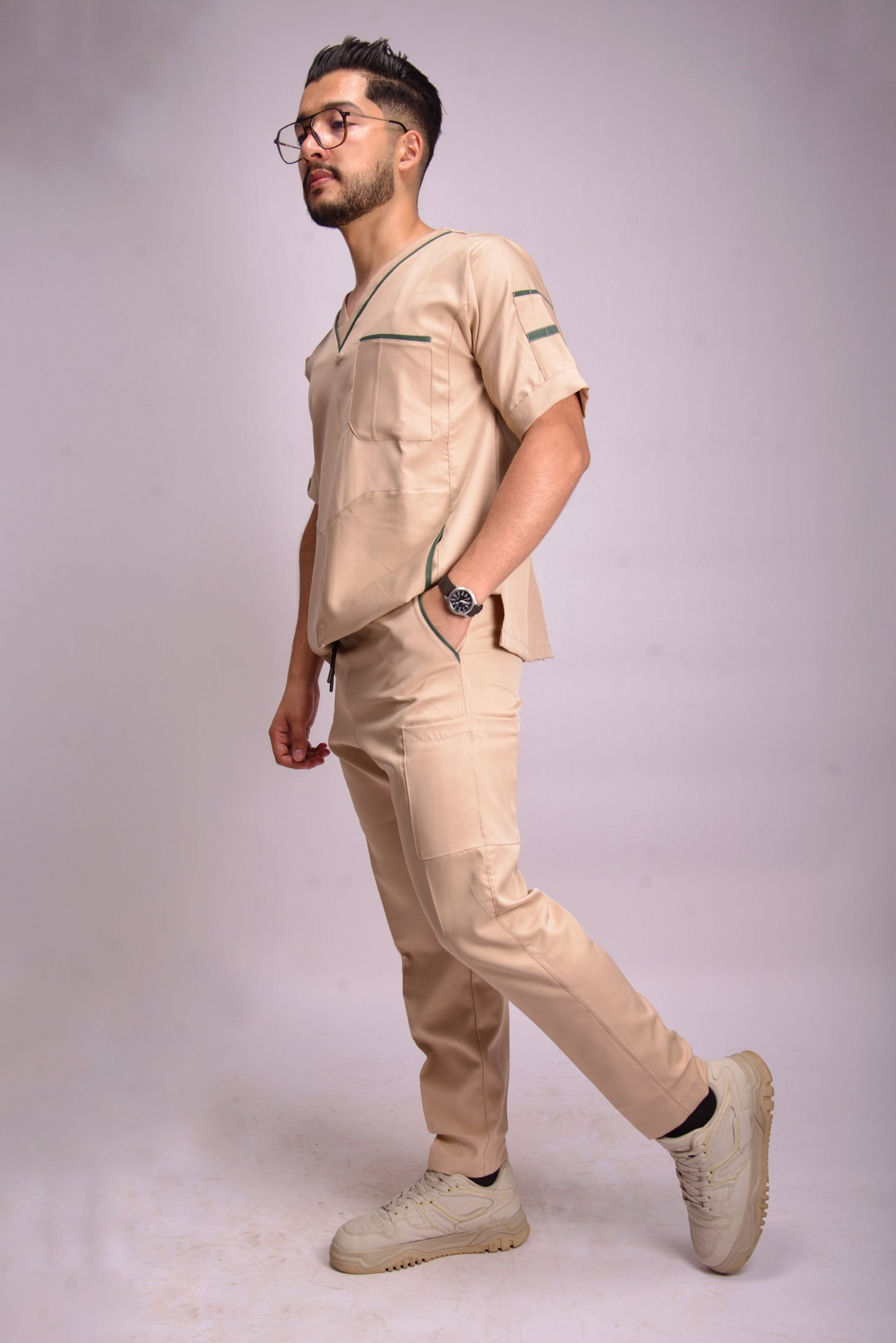 𝐆𝐋𝐎𝐖 𝐁𝐄𝐈𝐆𝐄 𝐕-𝐍𝐞𝐜𝐤 𝐬𝐜𝐫𝐮𝐛