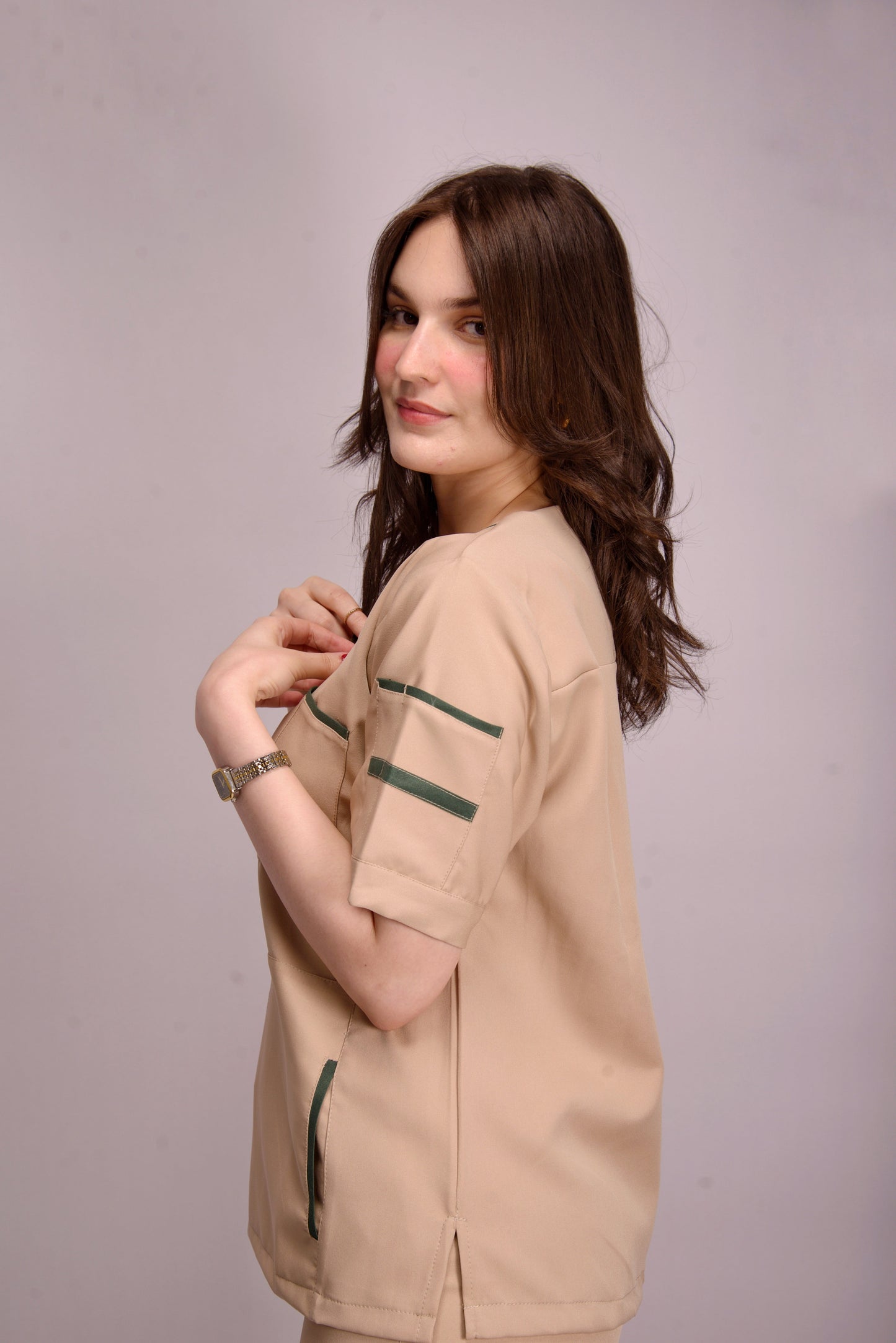 𝐆𝐋𝐎𝐖 𝐁𝐄𝐈𝐆𝐄 𝐕-𝐍𝐞𝐜𝐤 𝐬𝐜𝐫𝐮𝐛