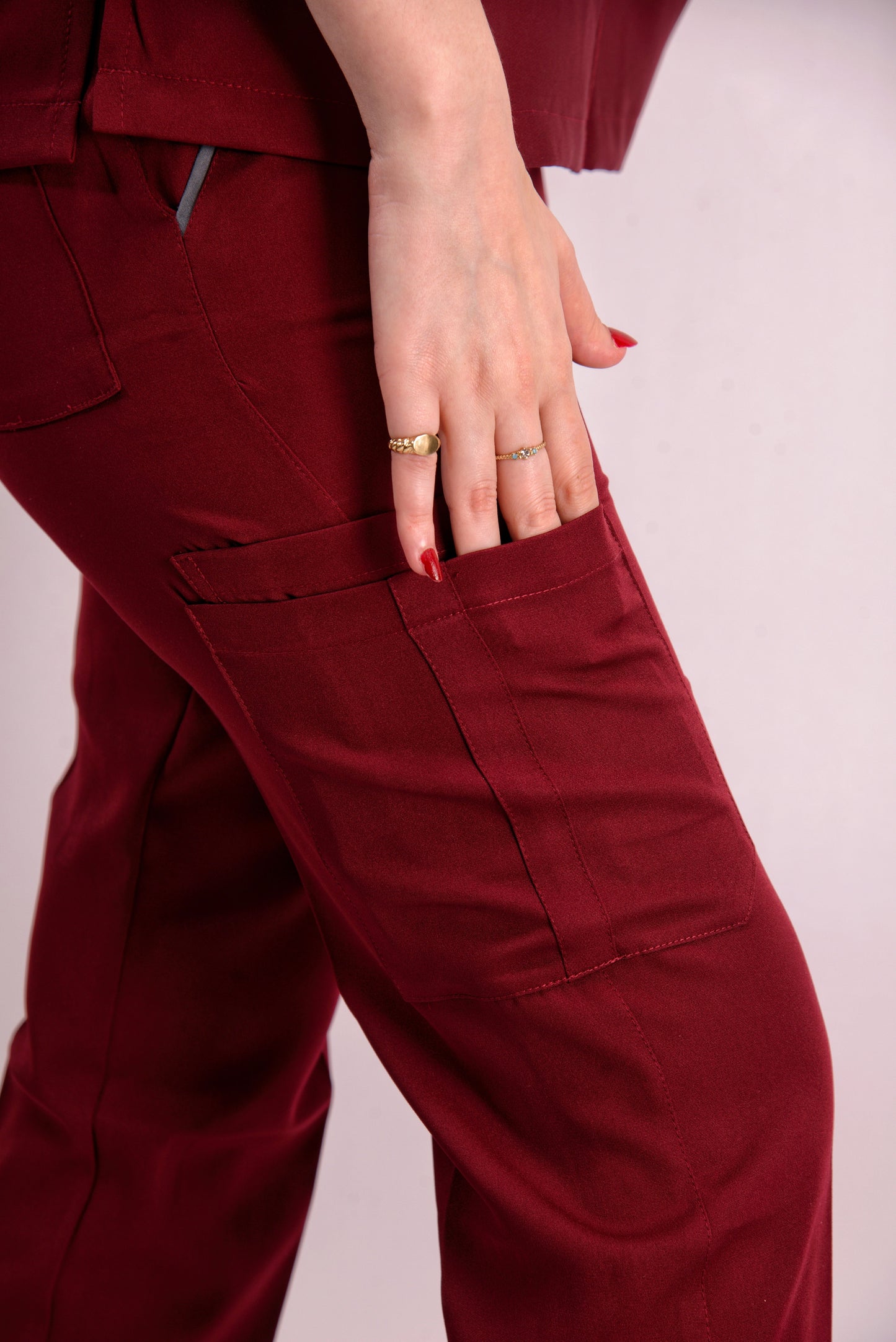 𝐈𝐌𝐏𝐄𝐑𝐈𝐀𝐋 𝐑𝐄𝐃 𝐕-𝐍𝐞𝐜𝐤 𝐬𝐜𝐫𝐮𝐛