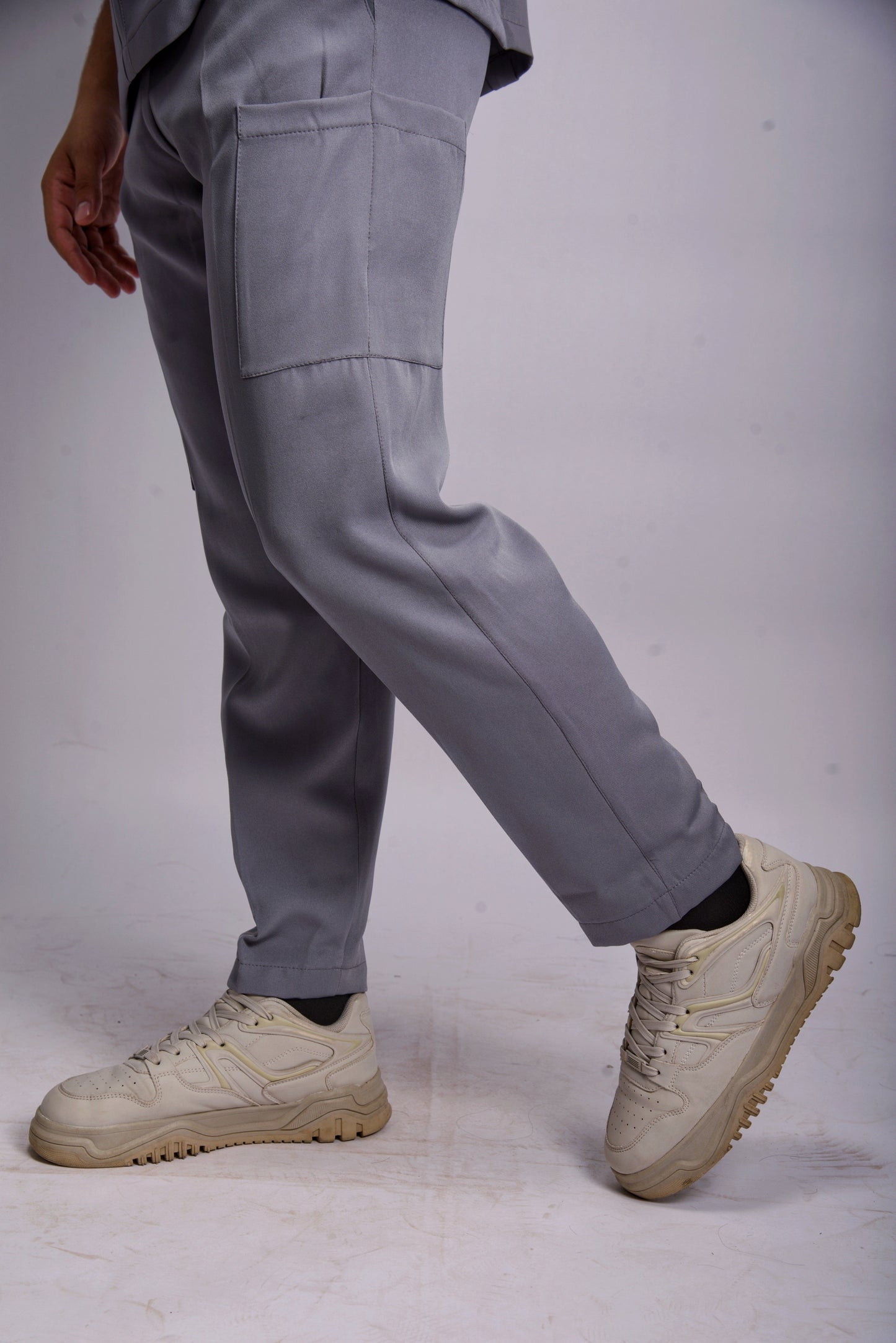 𝐂𝐋𝐎𝐔𝐃 𝐆𝐑𝐀𝐘 𝐕-𝐍𝐞𝐜𝐤 𝐬𝐜𝐫𝐮𝐛