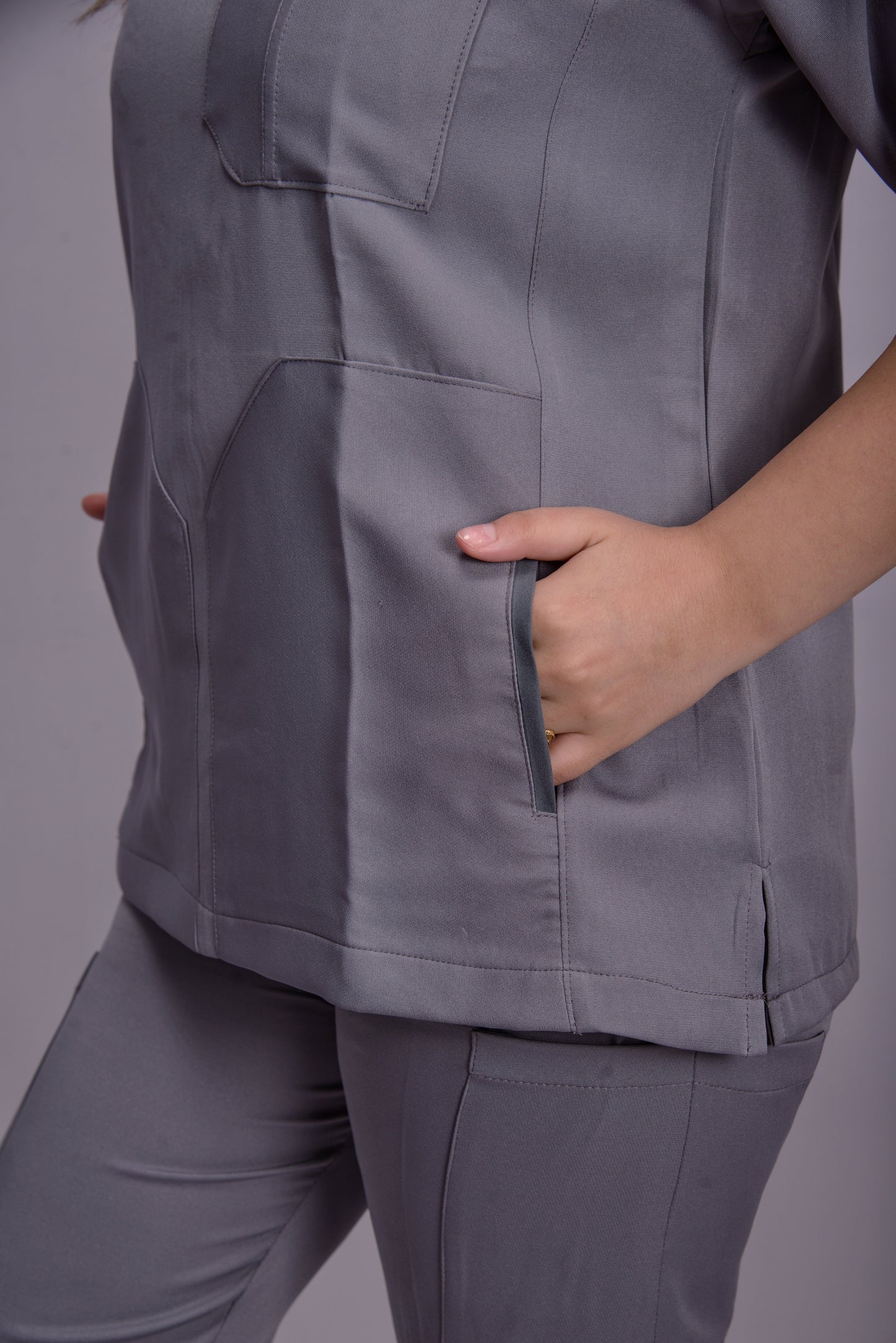 𝐂𝐋𝐎𝐔𝐃 𝐆𝐑𝐀𝐘 𝐕-𝐍𝐞𝐜𝐤 𝐬𝐜𝐫𝐮𝐛