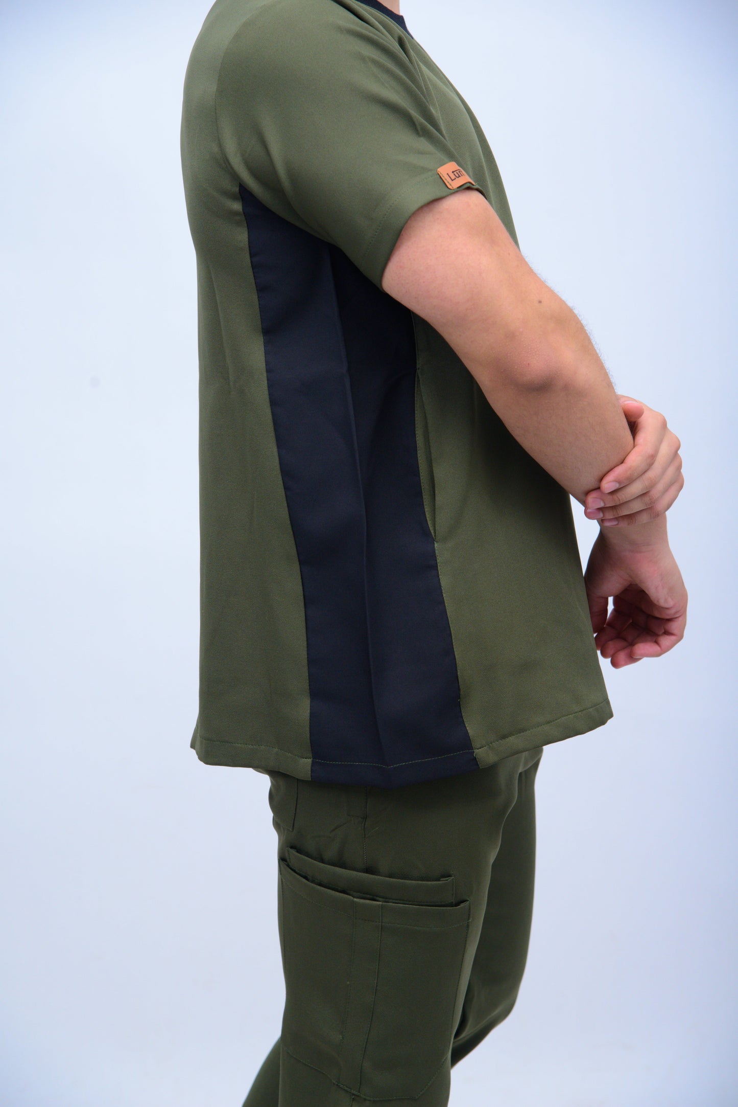 ROUND-NECK OLIVE GREEN  (unisexe)