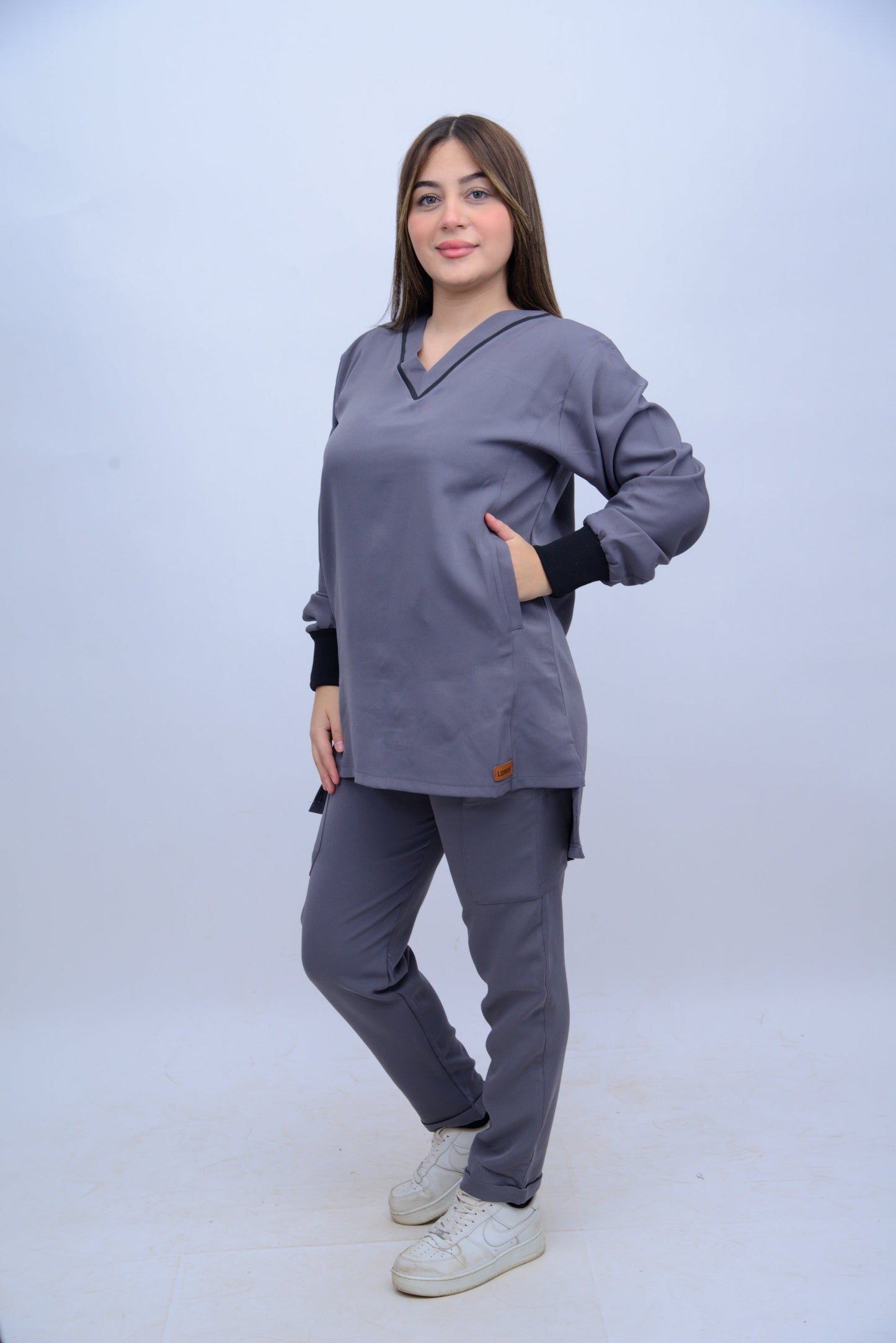 LUNA V-NECK DARK GREY