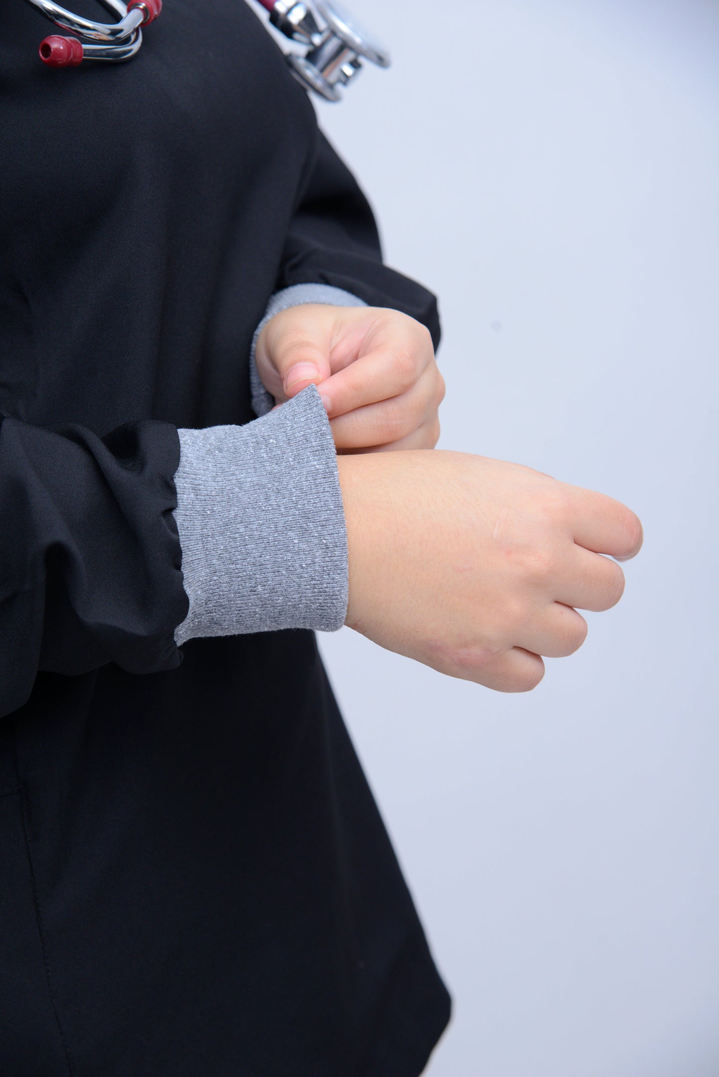 LUNA V-NECK ROYAL BLACK