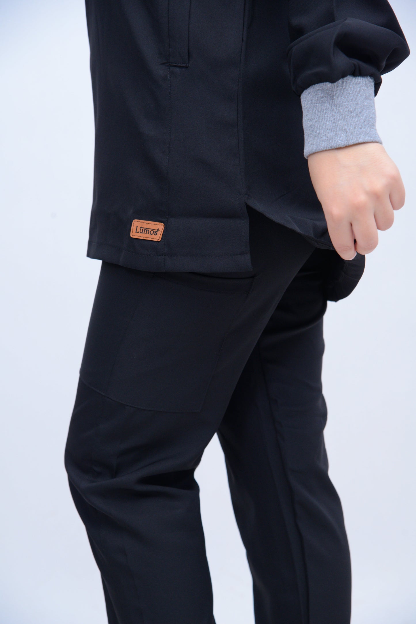 LUNA V-NECK ROYAL BLACK