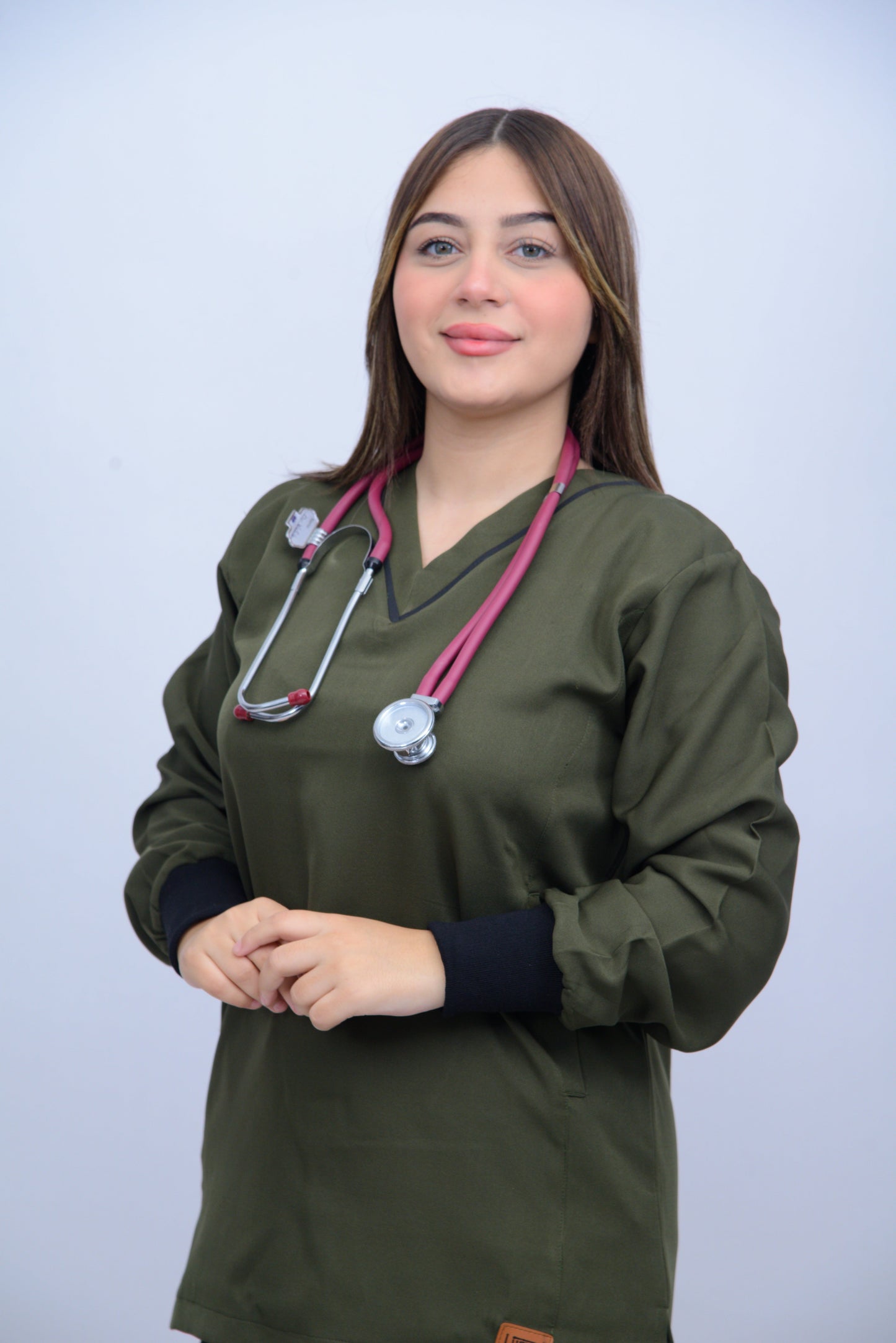 LUNA V-NECK OLIVE GREEN